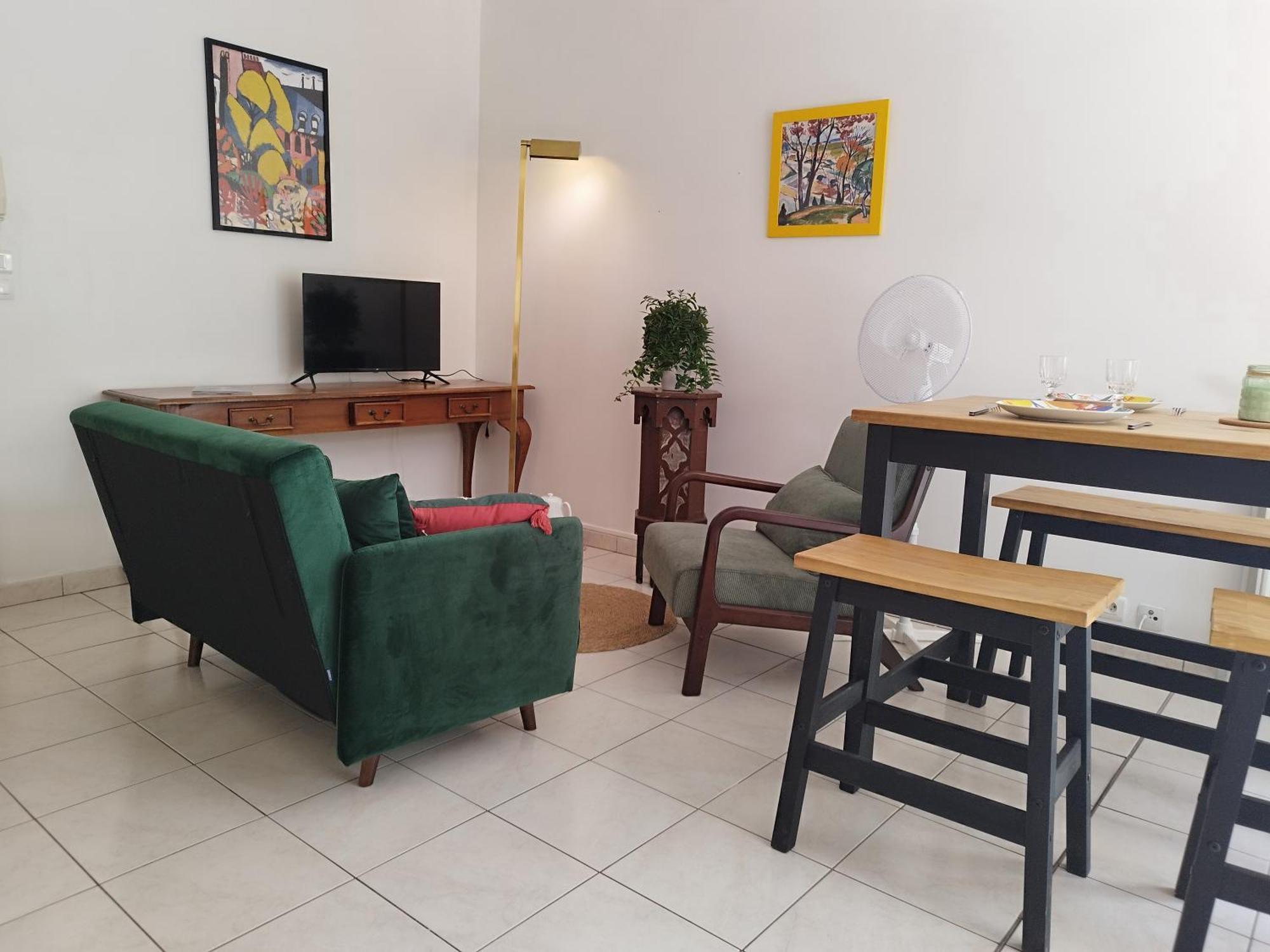 Par Saint Georges ! Apartment Cahors Exterior photo