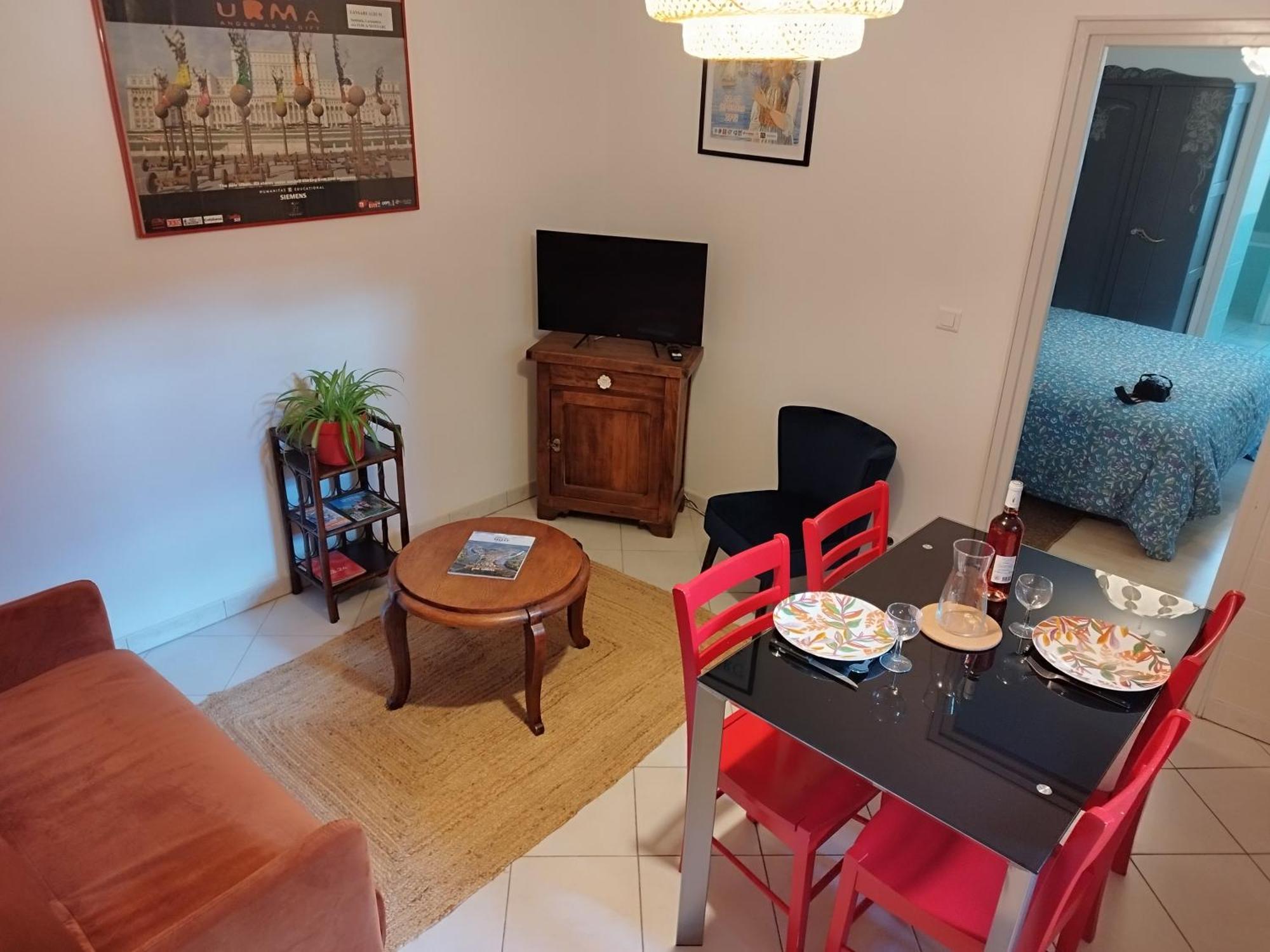 Par Saint Georges ! Apartment Cahors Exterior photo