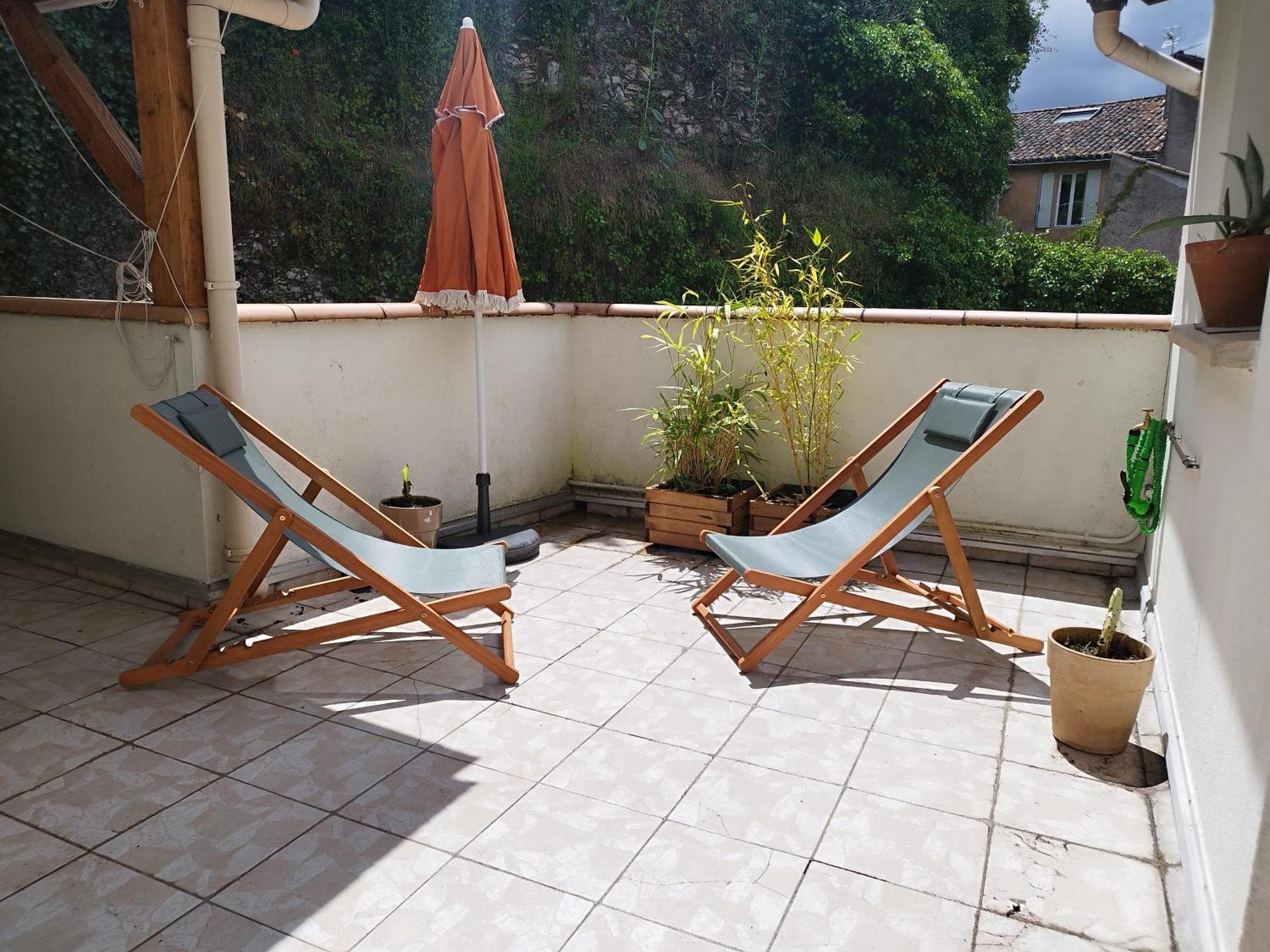 Par Saint Georges ! Apartment Cahors Exterior photo